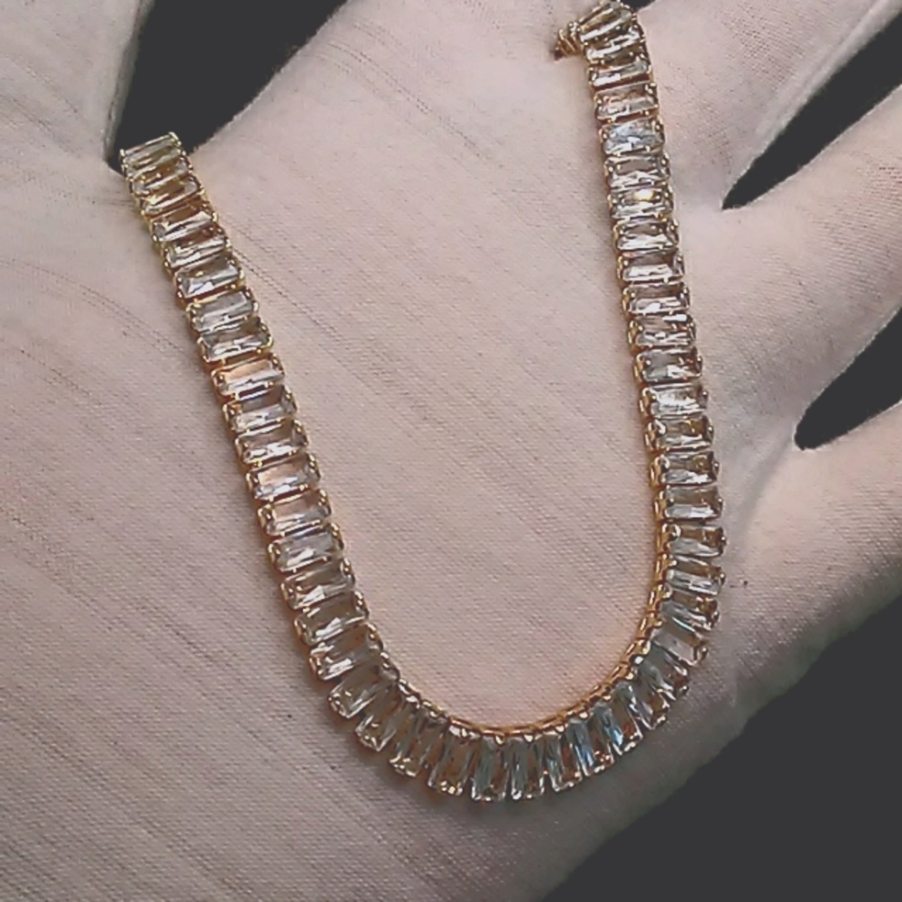 Beautiful choker necklace!